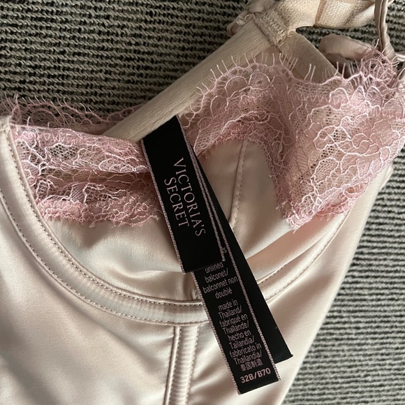 Victoria’s Secret Bustier - Picture 2 of 3